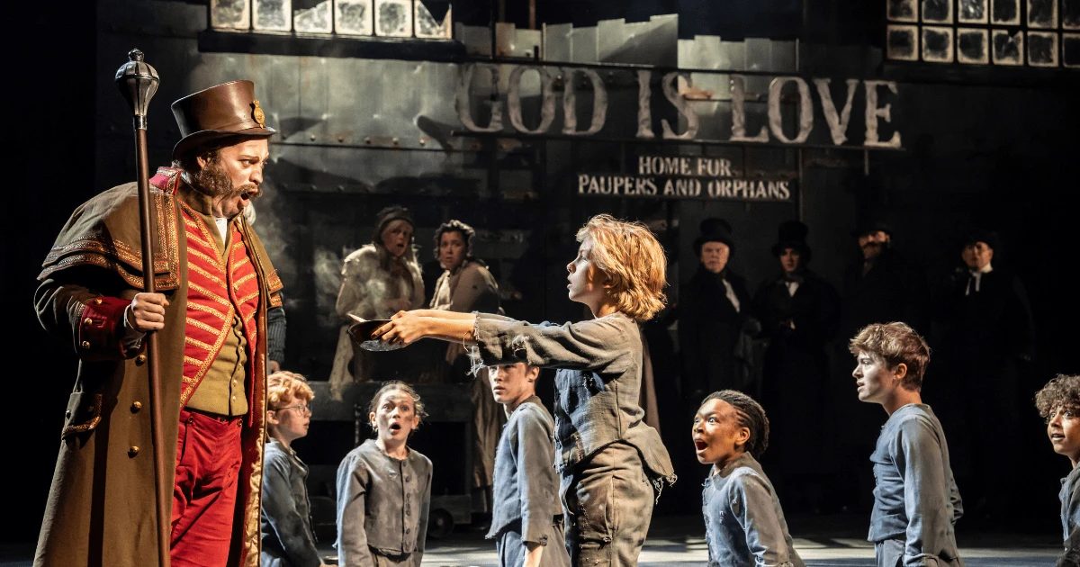 Cameron Mackintosh Releases New Footage for Oliver! at London's Gielgud Theatre